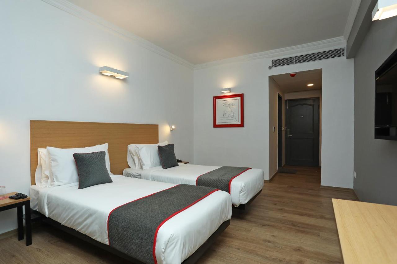 כלכותה Golden Parkk Hotel מראה חיצוני תמונה