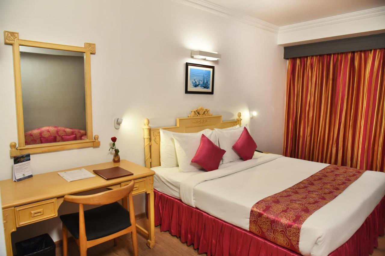 כלכותה Golden Parkk Hotel מראה חיצוני תמונה