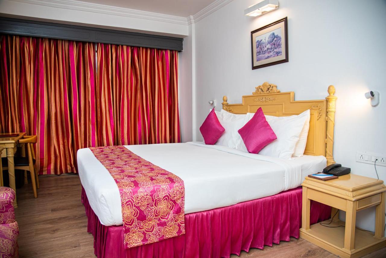 כלכותה Golden Parkk Hotel מראה חיצוני תמונה