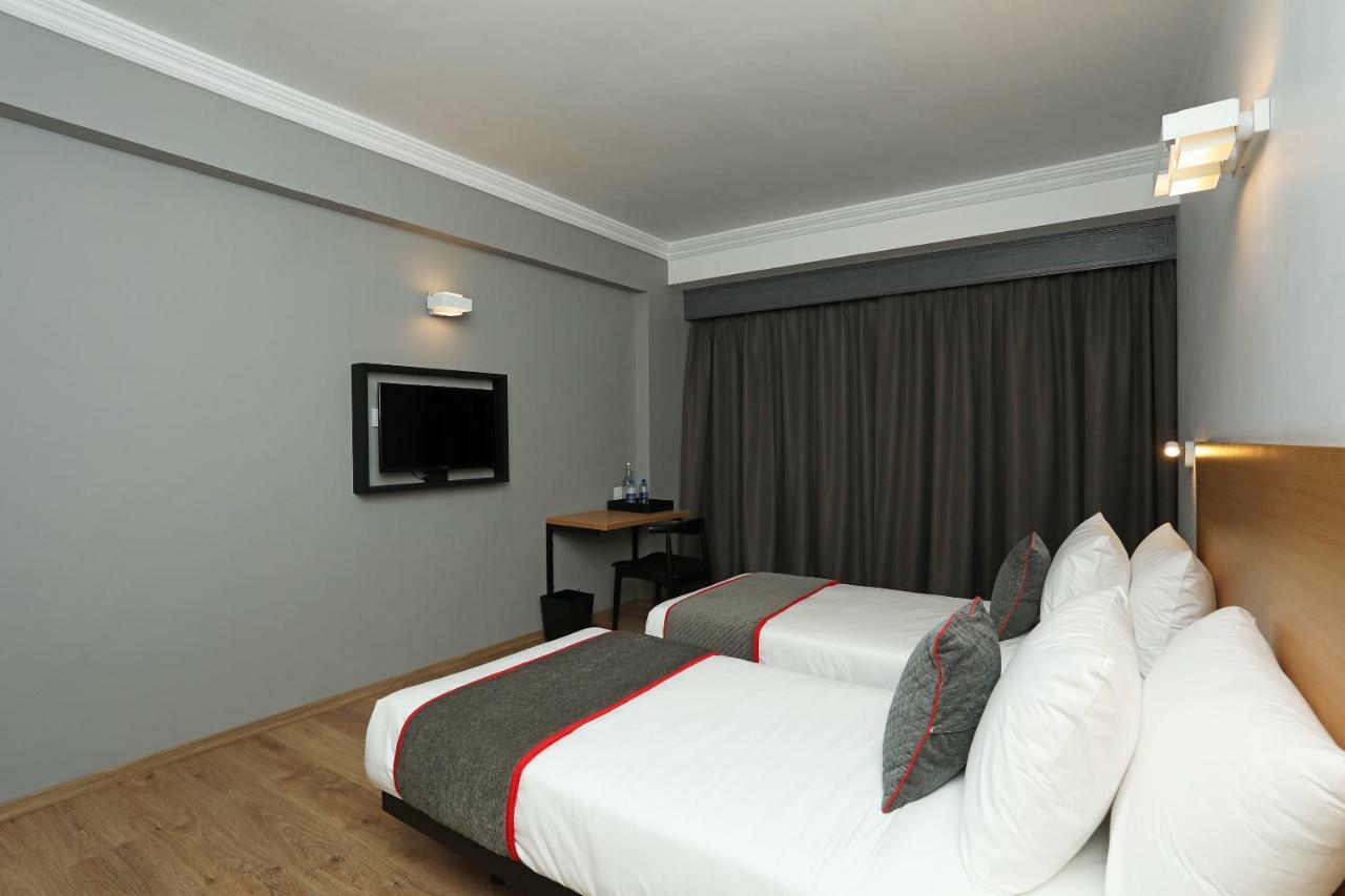 כלכותה Golden Parkk Hotel מראה חיצוני תמונה