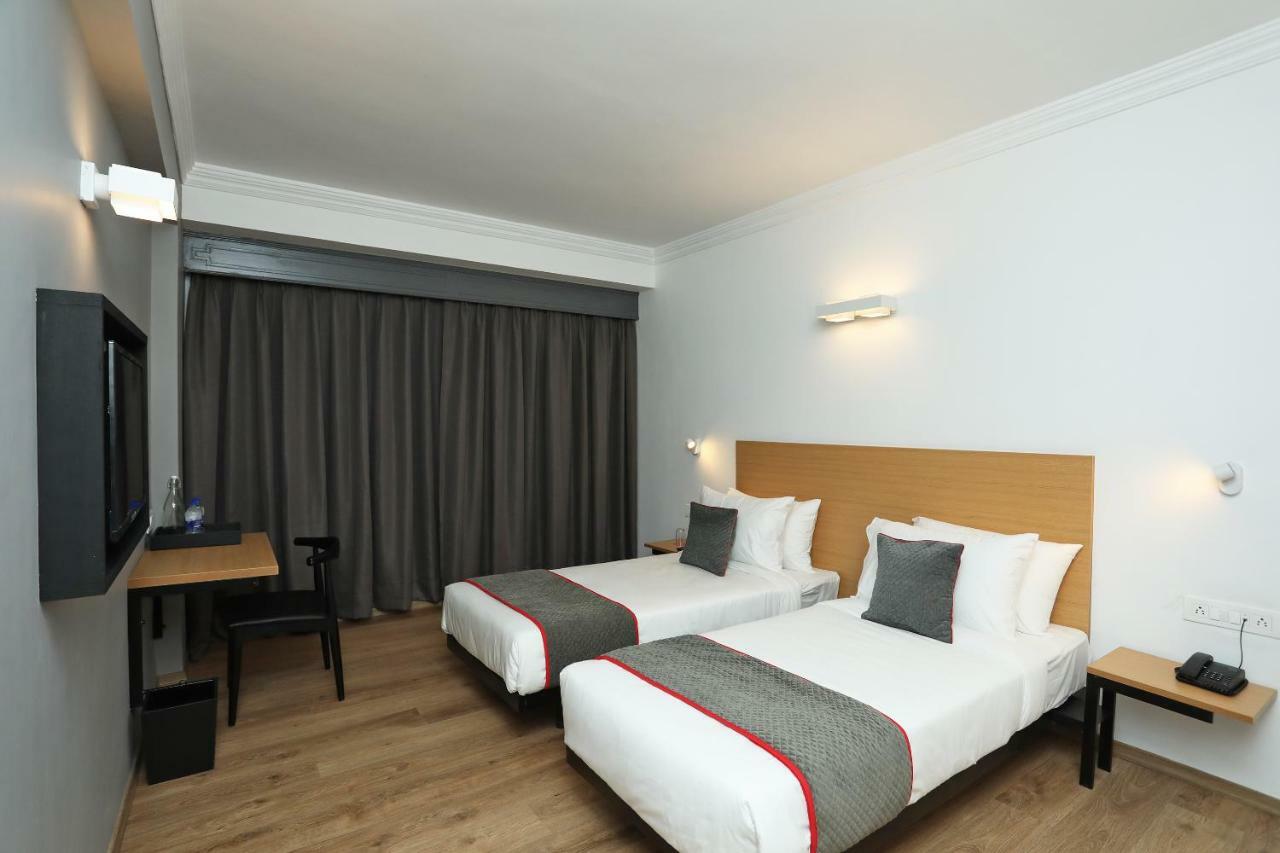 כלכותה Golden Parkk Hotel מראה חיצוני תמונה